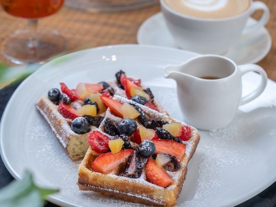 Waffle with berries 