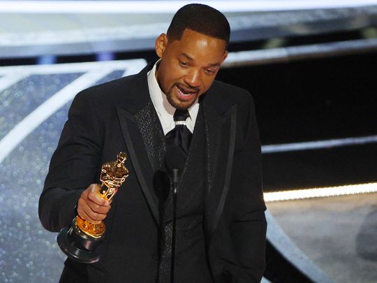 Will Smith accepts the Oscar for Best Actor in 