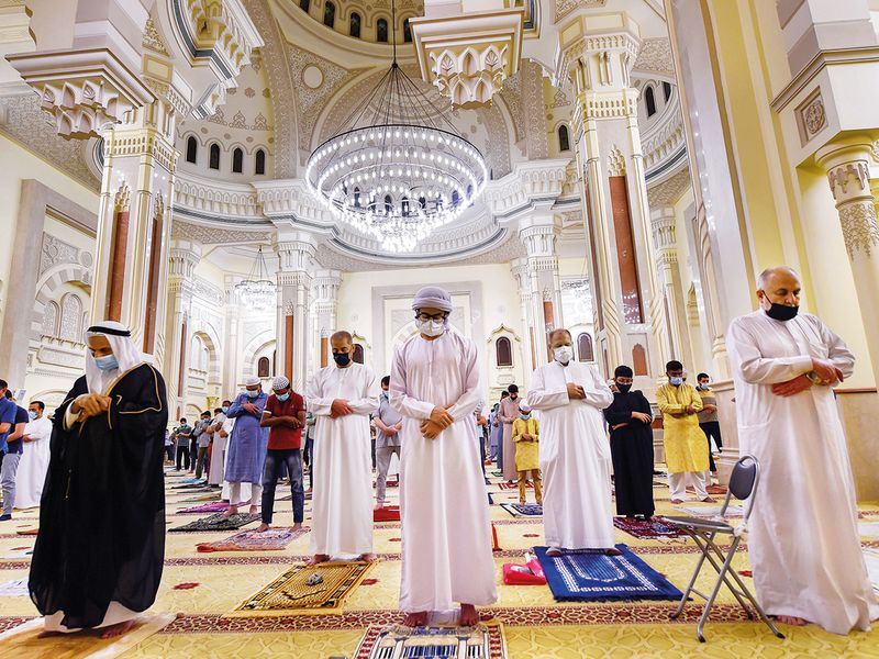 prayer in UAE during Ramadan 