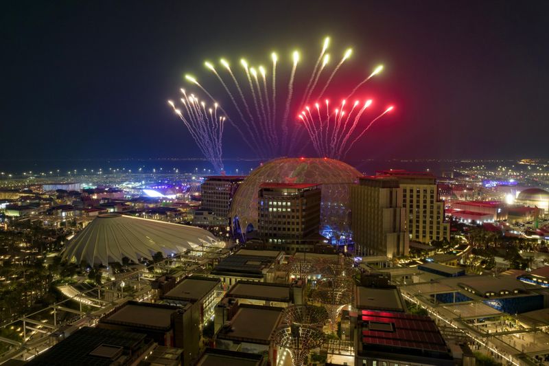 Expo 2020 Dubai Closing Ceremony Fireworks_Large Image_m71477-1648744956547