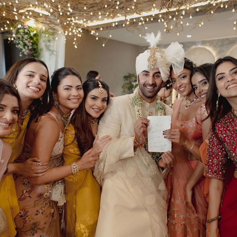 Ranbir can be seen having a good time with Alia's bridesmaids in the new unseen pictures.