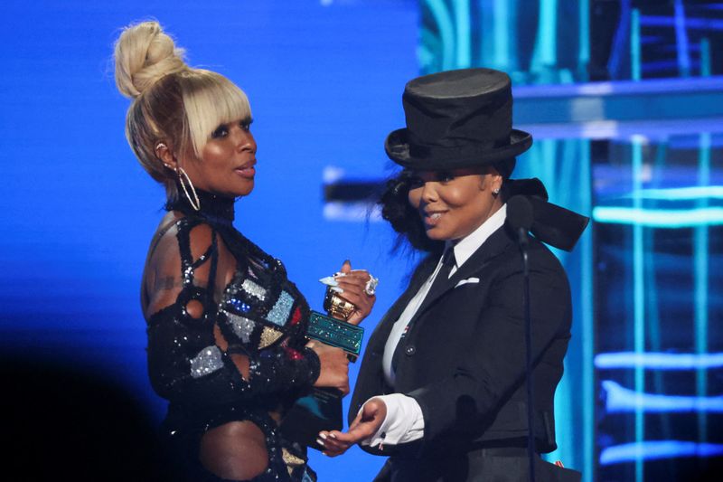 Mary J Blige and Janet J-1652682902176