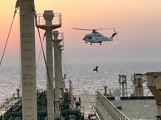 Dubai Police airlift sailor May 30, 2022