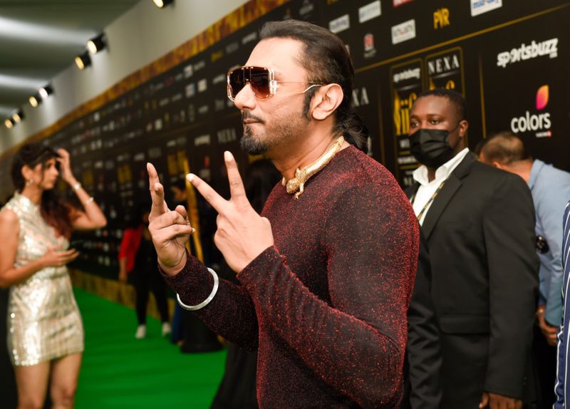 TAB 220603 IIFA GREEN CARPET VSAKLANI-34-1654323022438