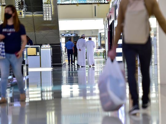 STOCK Dubai shoppers economy