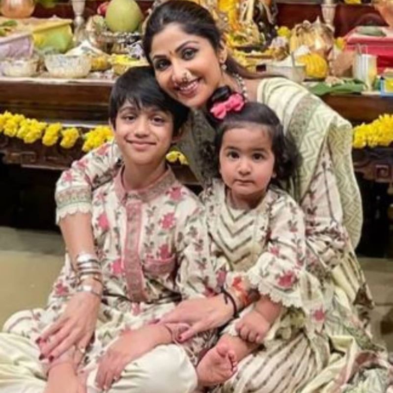 TAB Shilpa Shetty with her children-1655377041561