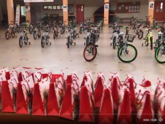 The teacher, reportedly working in Shaqra governorate that is part of the Riyadh region, keeps the tradition alive and is poised to distribute bicycles to the primary school pupils.