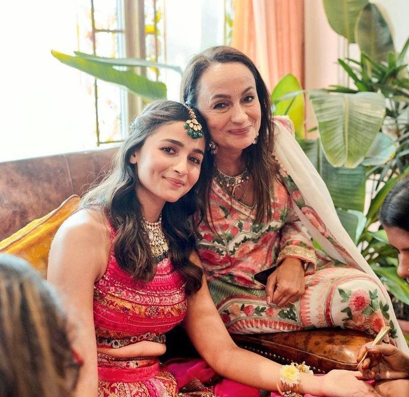 Alia Bhatt with Soni Razdan