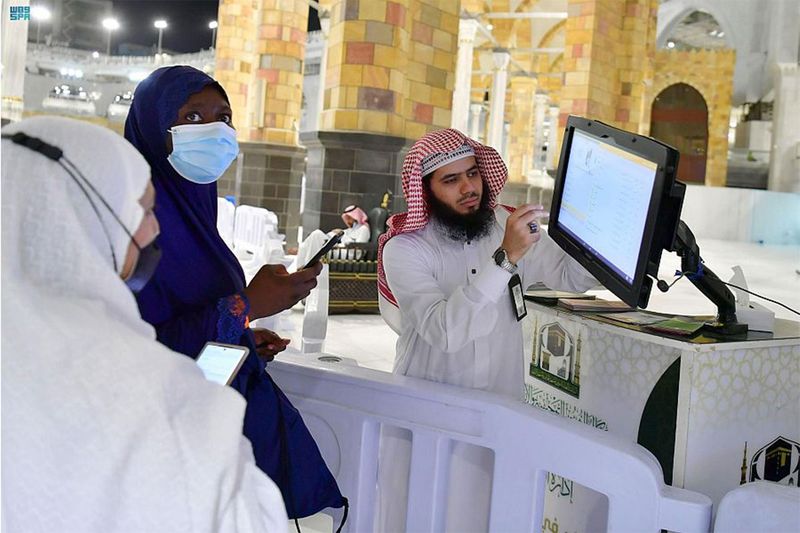 The Presidency of the Two Holy Mosques provides awareness and guidance services to pilgrims around the clock.