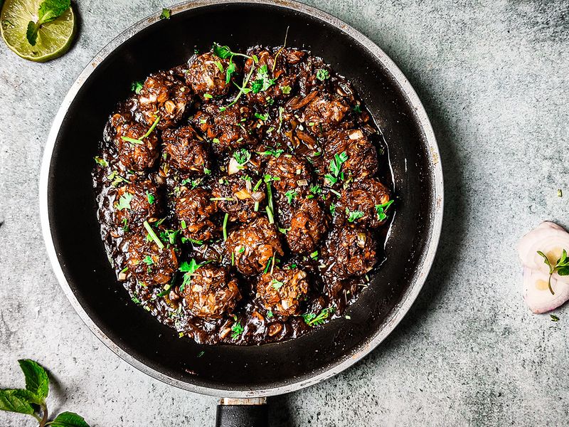 Indo-Chinese Manchurian recipe was originally developed by the Chinese community who have lived in Kolkata since the time of the British Raj. 