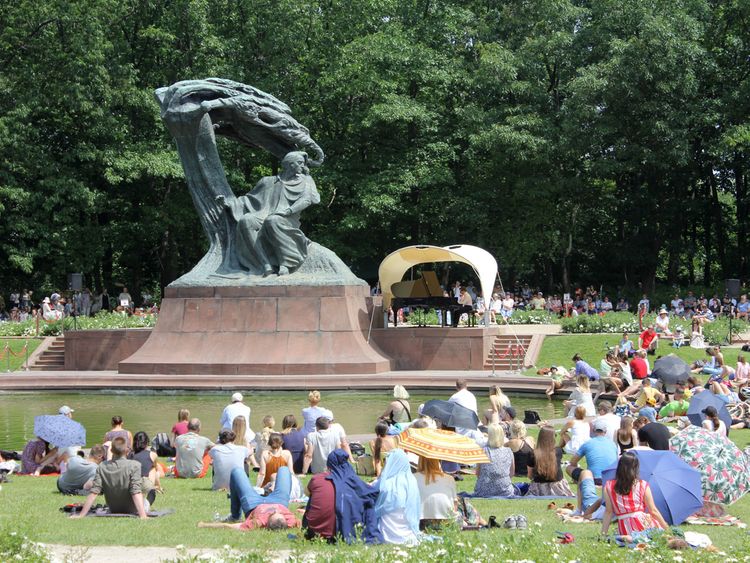 Chopin concert, Lazienki Park, Warsaw - Feature 