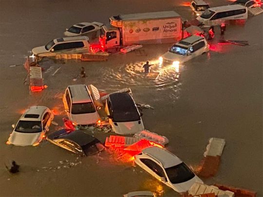 Sheikh Mohammed orders to send emergency teams to rain-affected Fujairah and eastern region