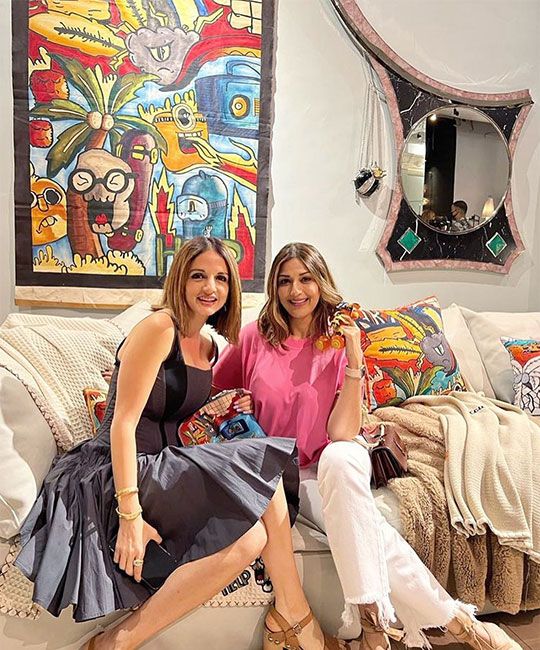 Above: Sussanne Khan(left) and  Sonali Bendre( right) 