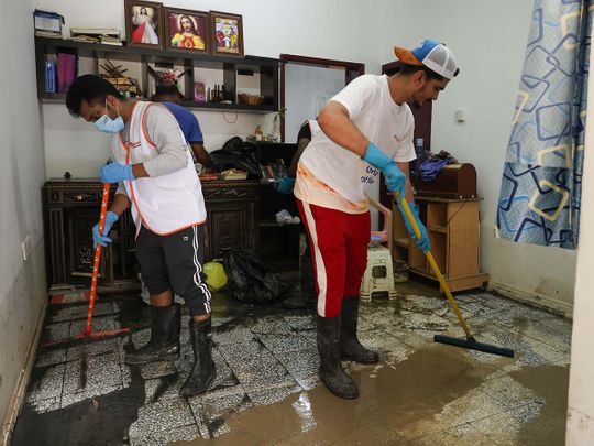 volunteers_01_cleaning_house_of_Manoj-1659710670681