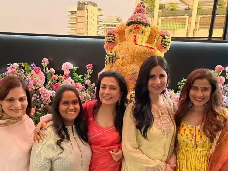 Have a look at Sara's Ganesh Chaturthi celebrations with mom Amrita Singh