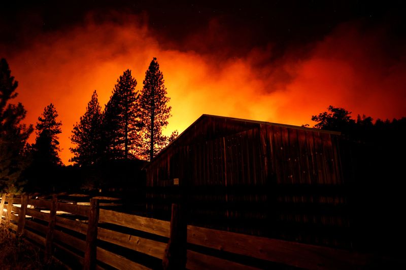 Copy of 2022-09-03T063314Z_2072888147_RC2H9W9LFFX1_RTRMADP_3_USA-WILDFIRES-CALIFORNIA-1662194963535