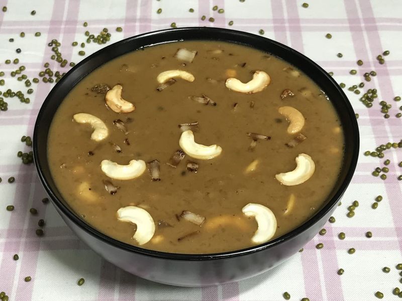 Cherupayar Ari Payasam or green gram and rice pudding for Onam 