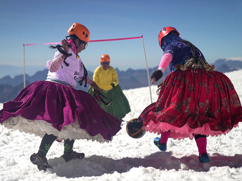 BOLIVIA-CLIMBING CHOLITAS-WOMEN-FOOTBALL