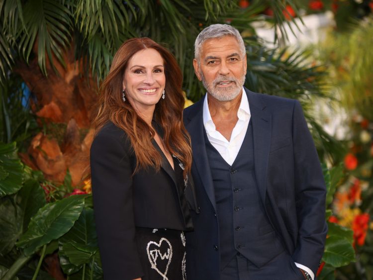 Review: Roberts, Clooney reunite in 'Ticket to Paradise