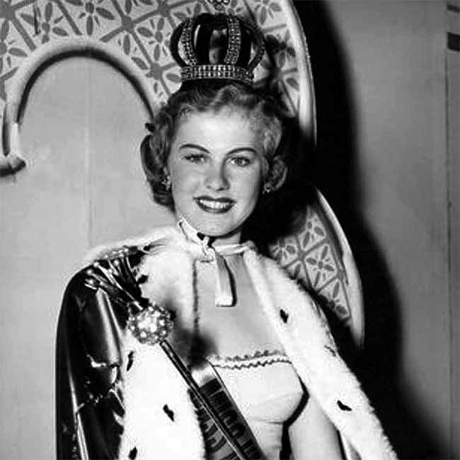 Мисс Вселенная 1952 Арми Куусела из Финляндии.