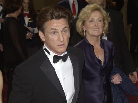 Sean Penn and mother Eileen Ryan at the 76th Annual Academy Awards in Hollywood. February 29, 2004