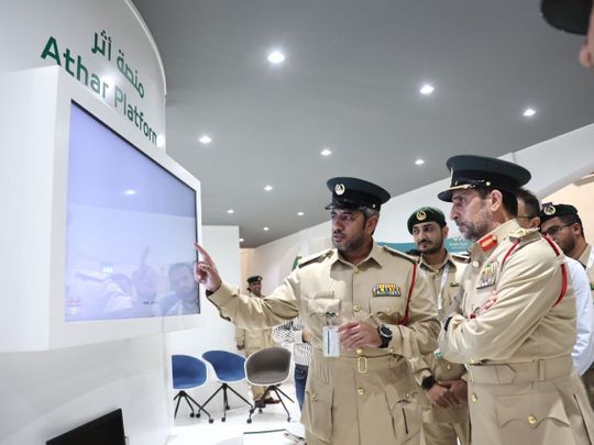 Al Marri visits Dubai Police Platform in GITEX 12-1665742242171