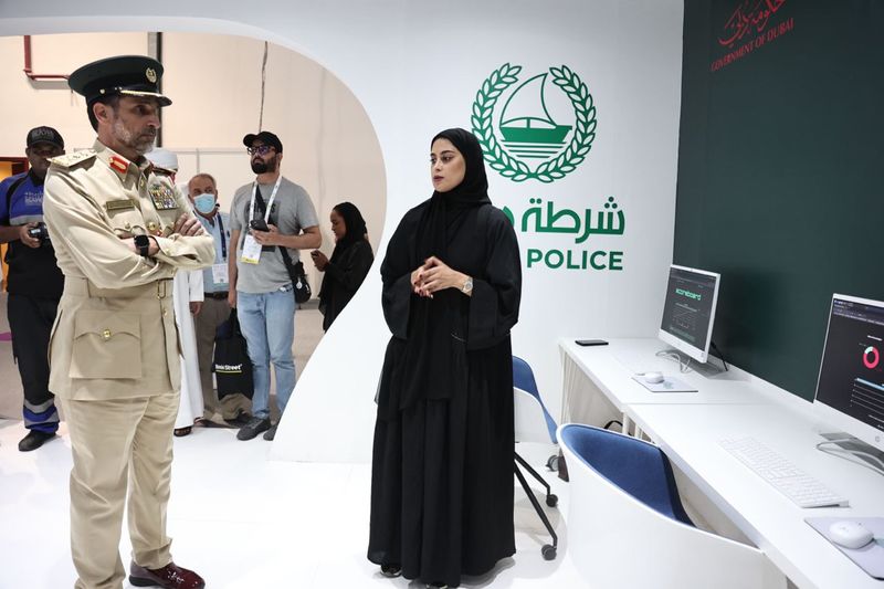 Al Marri visits Dubai Police Platform in GITEX 144-1665742243764
