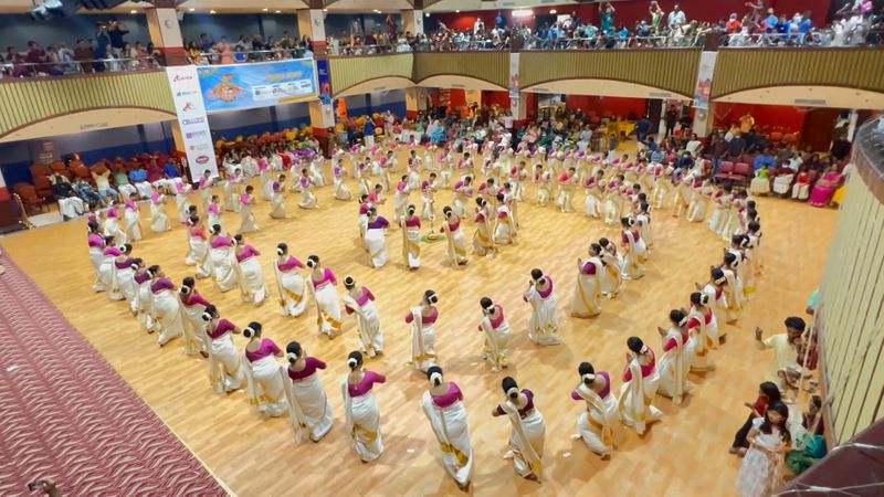 Thiruvathira dance1-1665754992178