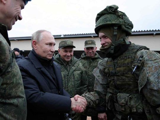 Video Russian President Vladimir Putin Visits Military Draft Training