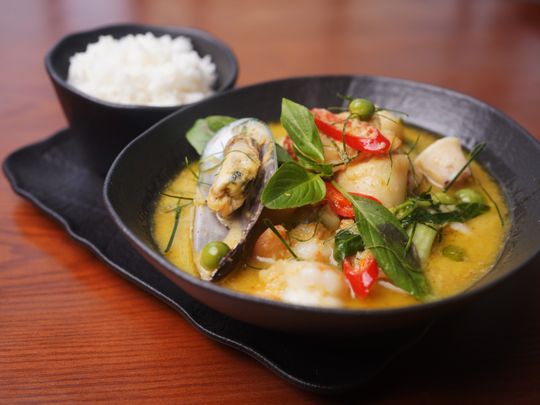 Seafood green curry