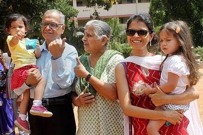 From left : Narayana Murthy, Sudha Murty, Akshata Murty and her daughters  Krishna and Anushka.