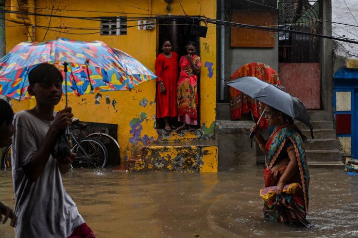 Pictures: Heavy Rains In Chennai Leave 2 Dead, SDRF On Standby | News ...