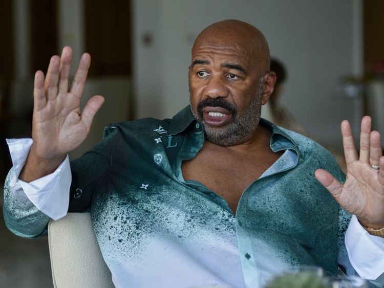 SPOTTED: Steve Harvey hits Abu Dhabi in Louis Vuitton – PAUSE