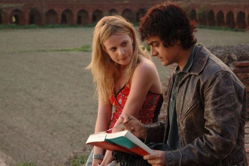 Alice Patten and Aamir Khan in a still from Rang De Basanti.