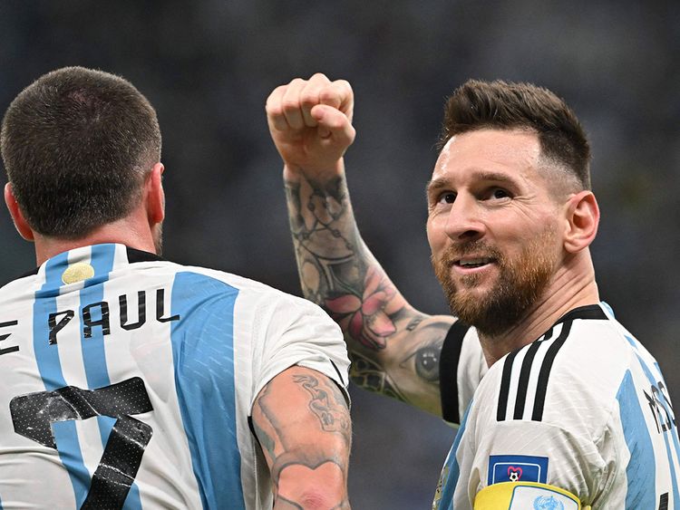 Who is the referee for the 2022 World Cup final between Argentina