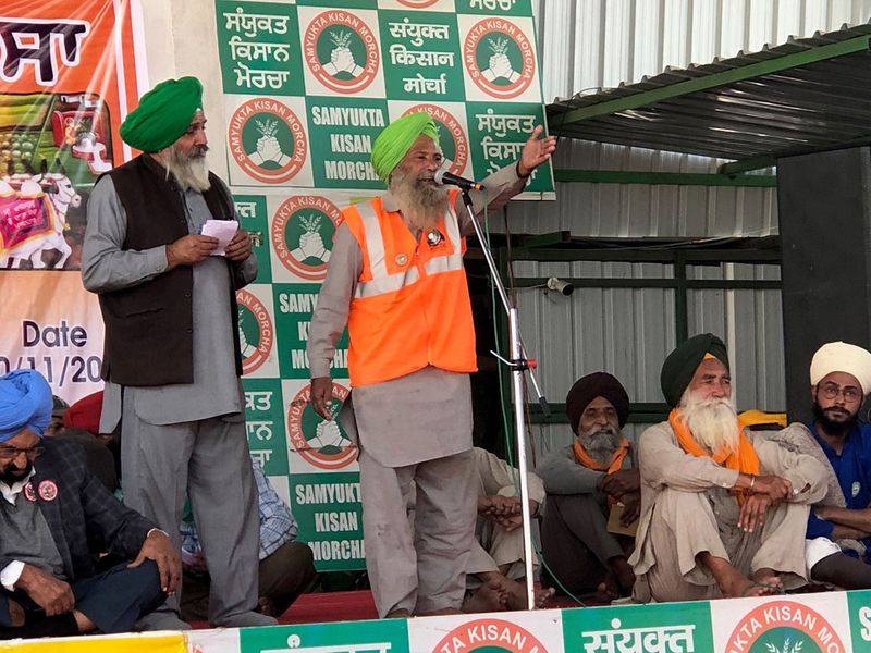 Farmers on the podium at Singhu