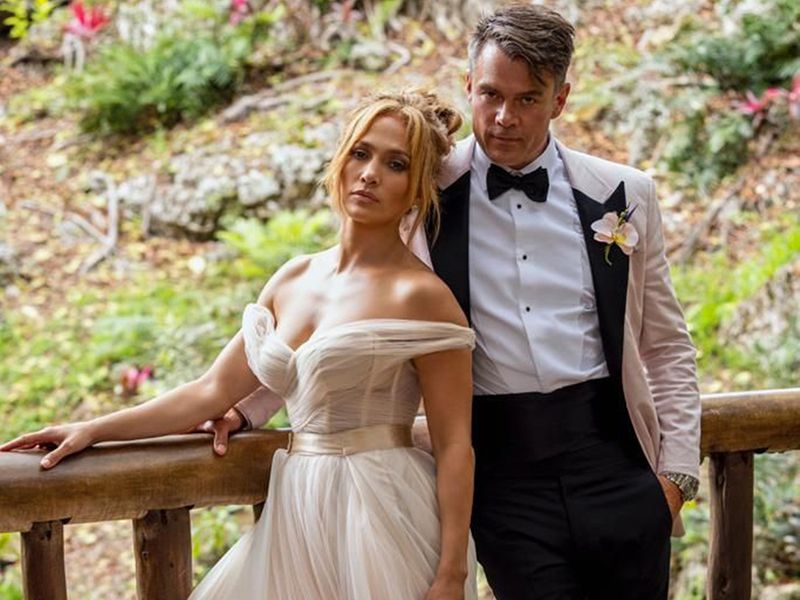 Jennifer Lopez and Josh Duhamel in 'Shotgun Wedding'