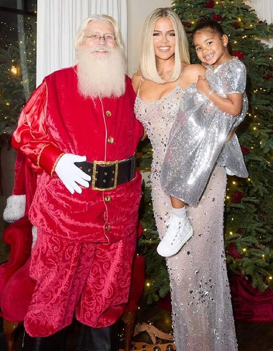 Khloe Kardashian got a Christmas-themed photoshoot with her daughter True. While Khloe looks great, True's father, Tristan Thompson, was not in the photos. 