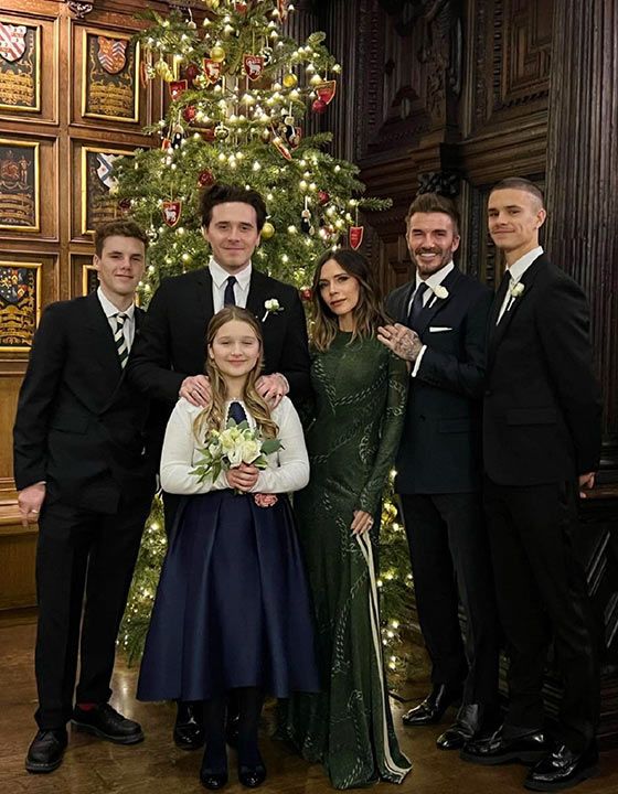 Victoria Beckham looked stunning in a green dress when she posted her Christmas Day photo with her husband and children on Instagram. The former Spice Girl’s husband David Beckham and their children Cruz, Romeo and Brooklyn are in the photos. 