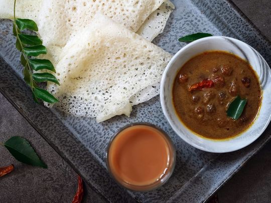 Neer dosa with bengal gram curry 