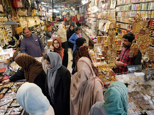 Pakistan economy shopping