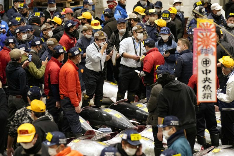 Copy of 2023-01-05T012600Z_1288027319_RC21KY9NRKQ7_RTRMADP_3_NEW-YEAR-JAPAN-TUNA-AUCTION-1672886598869