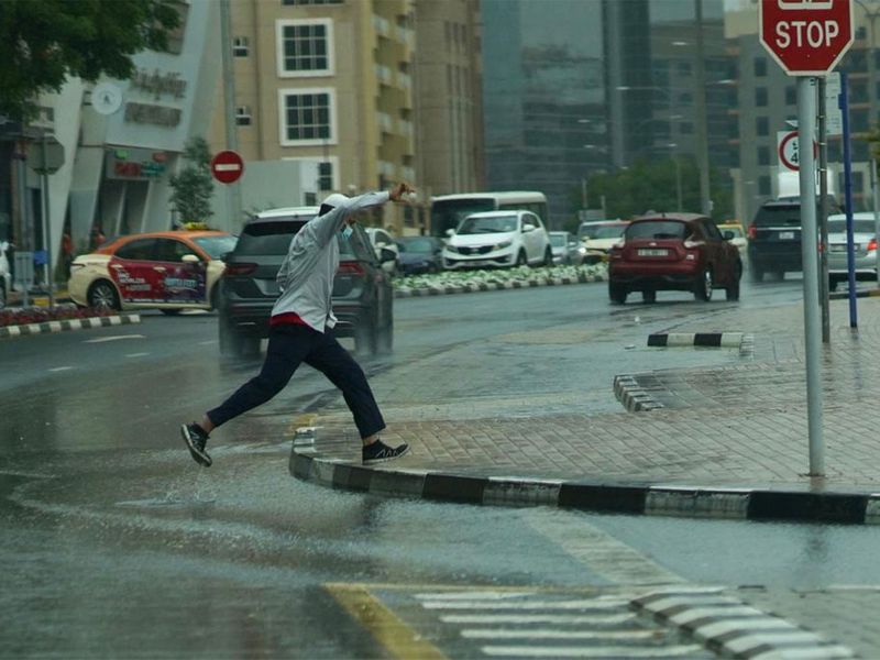 Dubai witnesses heavy rains and thunder through the day
