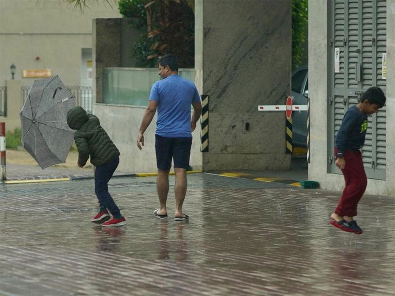 Dubai witnesses heavy rains and thunder through the day