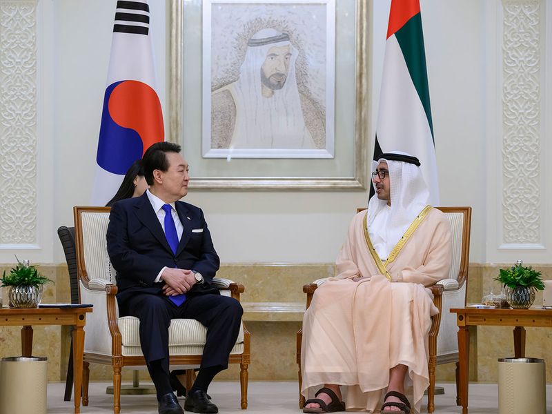 korean president with abdulla bin zayed
