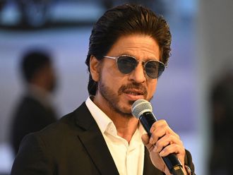 Shah Rukh Khan returns to Mumbai with Gauri, Suhana