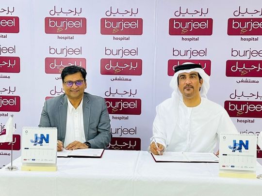 Mr. Naser Al Marzooqi, General Secretary, UAE Tennis Federation, and Bruno Dsouza, Regional COO – Dubai & Northern Emirates, Burjeel Holdings, signing the MoU.