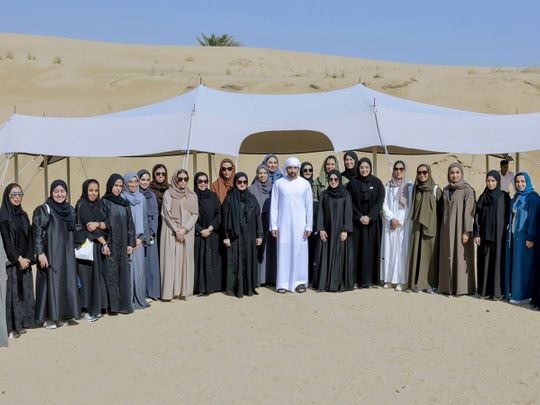 sheikh-hamdan-with-participants-at-dubai-leadership-camp-1675000120316