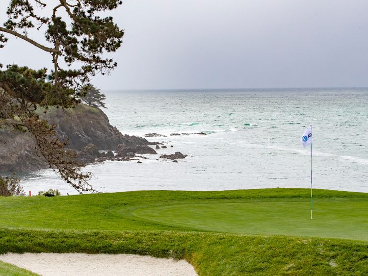 Strong wind suspends third round at Pebble Beach