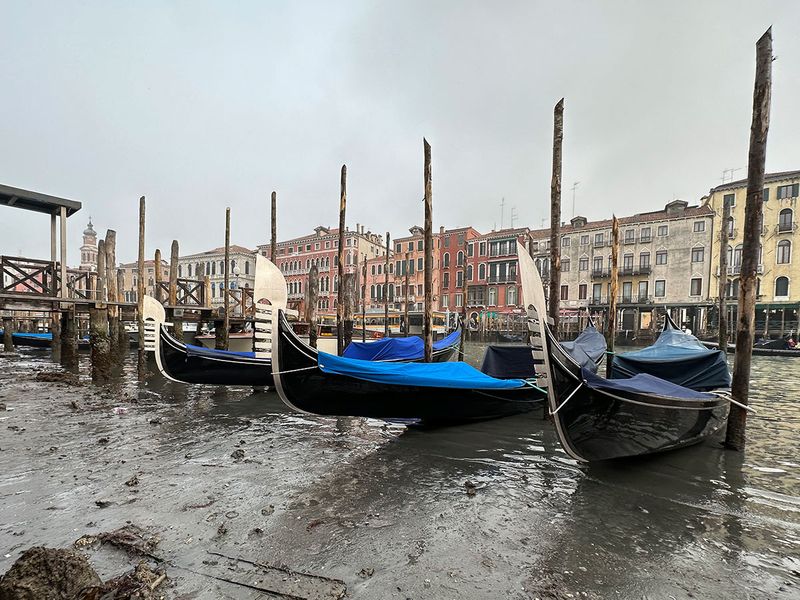 Italy_Venice_Dried_Canals_95059--46808
